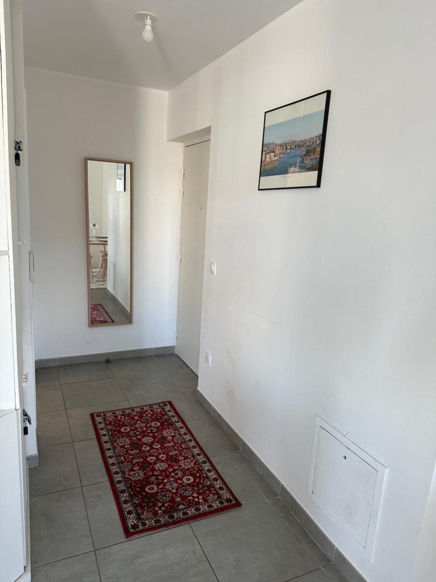 Apparemment Lumineux Apartment