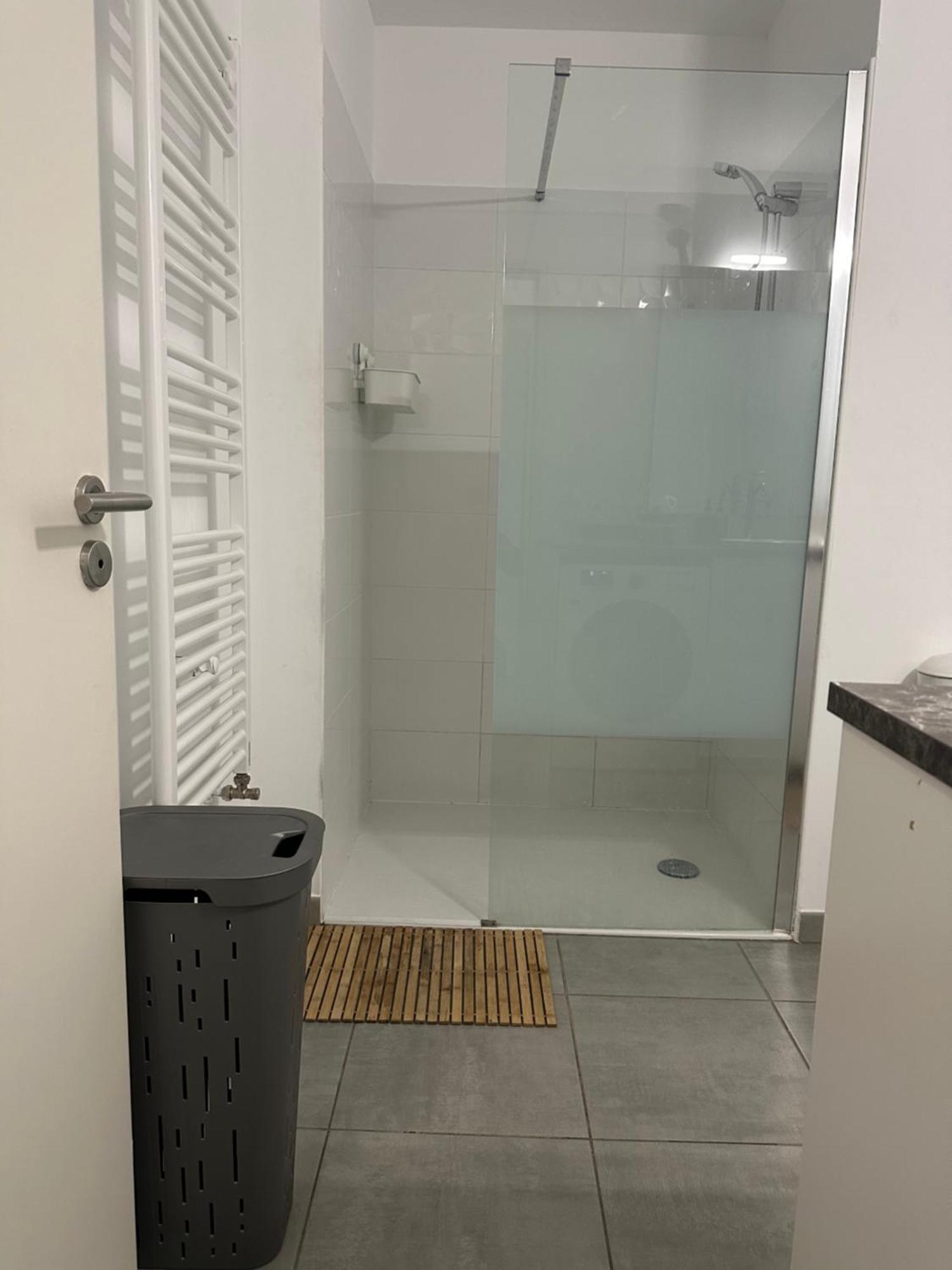 Apartment Apparemment Lumineux *